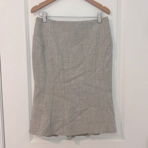 BCBGMaxAzria 100% Soft Gray Wool Tulip Flared Pencil Skirt Size 0 Art Deco